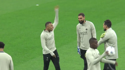 Milan-PSG, i sorrisi di Donnarumma e Mbappé nella rifinitura | VIDEO