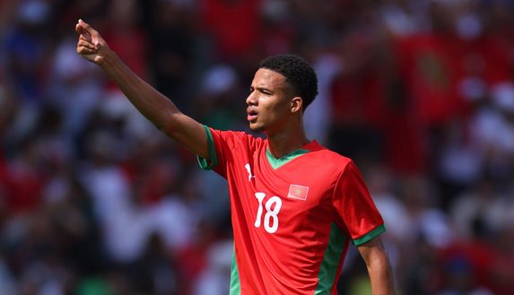 PARIS, FRANCE - AUGUST 02: Amir Richardson of Team Morocco during the Men's Quarter Final match between Morocco and United States during the Olympic Games Paris 2024 at Parc des Princes on August 02, 2024 in Paris, France. (Photo by Marc Atkins/Getty Images) Chi è Amir Richardson: i geni di una stella NBA per completare la mediana viola- immagine 2