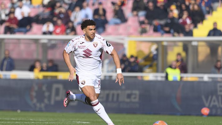LECCE, ITALY - NOVEMBER 30: Che Adams of Torino FC in action during the Serie A match between US Lecce and Torino FC at Stadio Via del Mare on November 30, 2025 in Lecce, Italy. (Photo by Stefano Guidi - Torino FC/Torino FC 1906 via Getty Images) adams