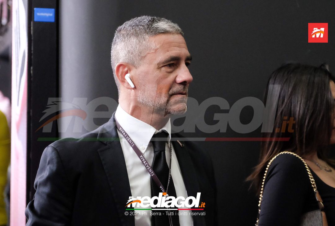 FOTO PALERMO: Federico Di Francesco scatta selfie con i tifosi allo store (GALLERY) - immagine 28