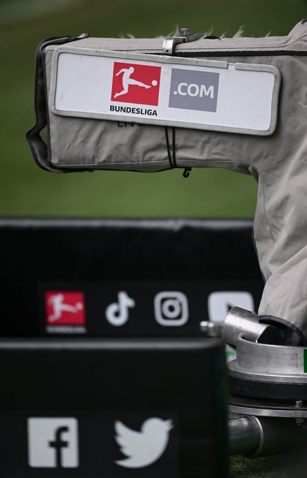 WOLFSBURG, GERMANY - APRIL 20: The Bundesliga logo is seen during the Bundesliga match between VfL Wolfsburg and VfL Bochum 1848 at Volkswagen Arena on April 20, 2024 in Wolfsburg, Germany. (Photo by Stuart Franklin/Getty Images) Ecco la nuova Bundesliga: tutti i derby, le date 2024-2025