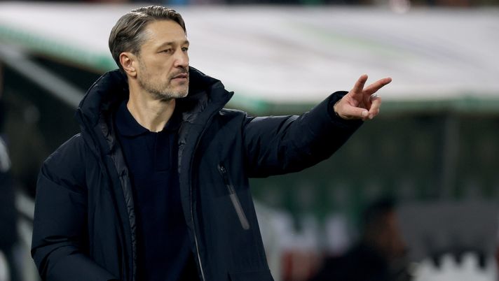 AUGSBURG, GERMANY - OCTOBER 31: Niko Kovac, Head Coach of Borussia Dortmund reacts during the Bundesliga match between FC Augsburg and Borussia Dortmund at WWK-Arena on October 31, 2025 in Augsburg, Germany. (Photo by Alexander Hassenstein/Getty Images) Kovac, allenatore del Borussia Dortmund