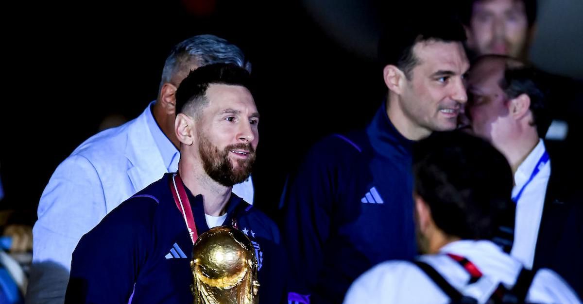 Due anni dalla vittoria al Mondiale, la foto di Messi postata dalla moglie