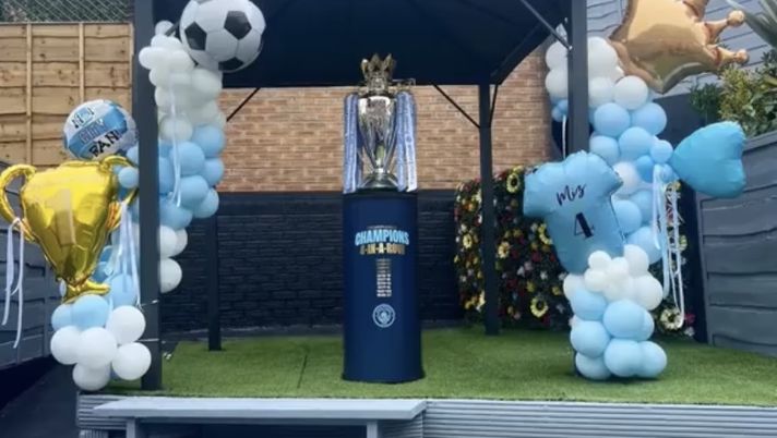 Man City, festa e trofeo in casa della piccola Mae - immagine 1