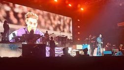 Antonello Venditti dedica a Bove il suo concerto a Firenze – FOTO