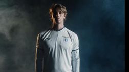 Lazio, svelati i kit Home e Away e quelli per i portieri – GALLERY
