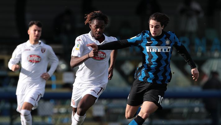 MILAN, ITALY - JANUARY 23: Gaetano Pio Oristanio of FC Internazionale competes for the ball during the Primavera 1 TIM match between FC Internazionale U19 and Torino FC U19 at Suning Youth Development Centre in memory of Giacinto Facchetti on January 23, 2021 in Milan, Italy. (Photo by Emilio Andreoli - Inter/Inter via Getty Images) Primavera, le pagelle di Inter-Torino 1-1: Karamoko di un’altra categoria - immagine 1