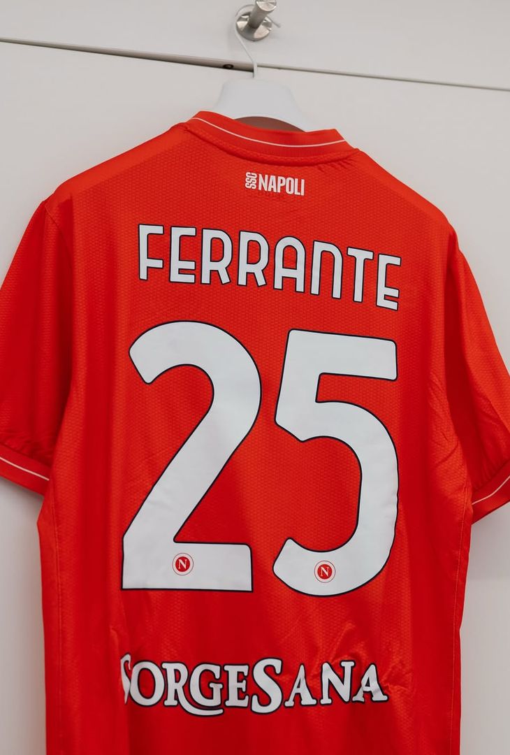 Napoli-Genoa, tutto pronto nello spogliatoio azzurro: la scelta sulla maglia – GALLERY - immagine 2