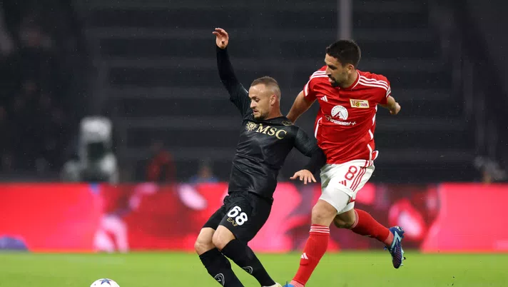 Union Berlino-Napoli, la moviola: netto il fuorigioco sul gol annullato ai tedeschi - immagine 1