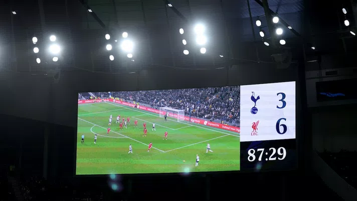 Premier, Liverpool spaziale: 6 gol al Tottenham. Crolla l’altro Manchester, stecca il Chelsea - immagine 1