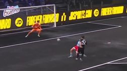 Kings League, Spizzi Florenzi a Bobo Vieri “Devo tirare piano piano…”: poi lo batte