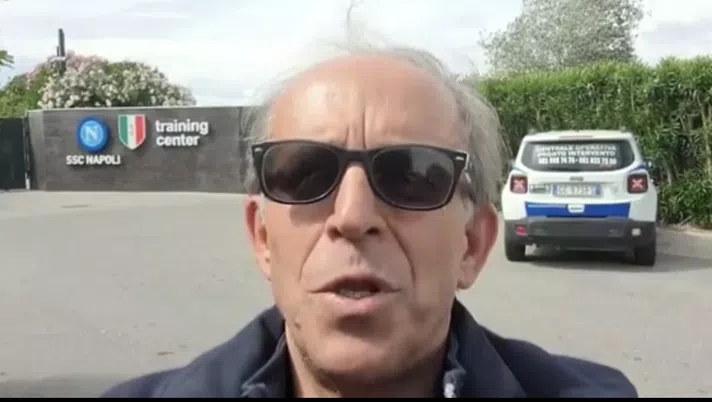 La stoccata di Azzi: “Ci sono due modelli di calcio, chi sta nel mezzo vivacchia!” - immagine 1