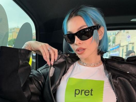 La foto postata su Instagram Rose Villain: “Mia mamma mi manca, ha visto solo il primo concerto. Sexy? Resto male per…”- immagine 3