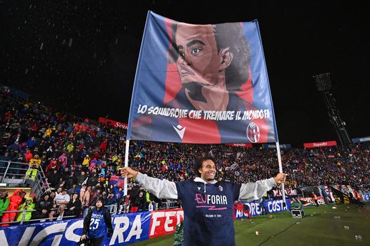 Joshua Zirkzee, giocatore chiave del Bologna, sarà ceduto al Manchester United. (Photo by Alessandro Sabattini/Getty Images) I “Vitelloni” del Bologna e la loro marginalità: come i rossoblù hanno avuto il coraggio di arrivare in cielo- immagine 4