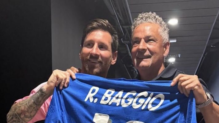 FOTO – Messi incontra Baggio: “Sei un crack e una leggenda del calcio” - immagine 1