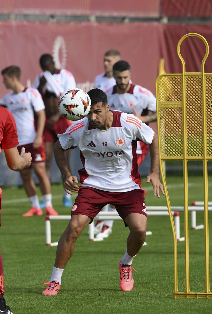Roma, l’allenamento a Trigoria in vista della Dinamo Kiev – FOTO GALLERY - immagine 14