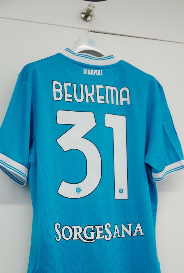 Tutto pronto nello spogliatoio del Napoli: torna un azzurro – LA FOTOGALLERY - immagine 3