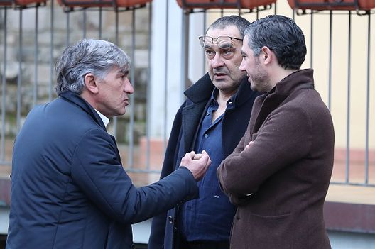 FLORENCE, ITALY - FEBRUARY 03: Giuseppe Galderisi and Maurizio Sarri manager of Juventus FC during the 'Panchina D'Oro Prize' award at Centro Tecnico Federale di Coverciano on February 3, 2020 in Florence, Italy. (Photo by Gabriele Maltinti/Getty Images) Sarri nuovo allenatore? Il Milan non impara dagli errori- immagine 4