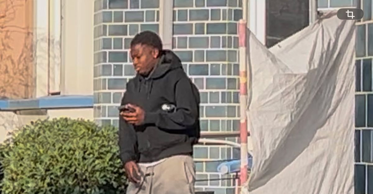 milan ciss233 ha completato le visite mediche ecco il video all8217uscita dalla clinica pm news da Pianetamilan.it milan ciss233 ha completato le visite mediche ecco il video all8217uscita dalla clinica pm news