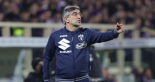 FLORENCE, ITALY - FEBRUARY 01: Ivan Juric manager of Torino FC gestures during the Coppa Italia Quarter Final matcy between Fiorentina and Torino at Stadio Artemio Franchi on February 1, 2023 in Florence, Italy. (Photo by Gabriele Maltinti/Getty Images)