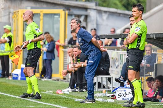 LA SPEZIA, ITALY - MAY 27: Ivan Juric manager of Torino FC reacts during the Serie A match between Spezia Calcio and Torino FC at Stadio Alberto Picco on May 27, 2023 in La Spezia, Italy. (Photo by Gabriele Maltinti/Getty Images) Juric batte a mani basse Semplici: Buongiorno centrale e Vojvoda scelte vincenti- immagine 2