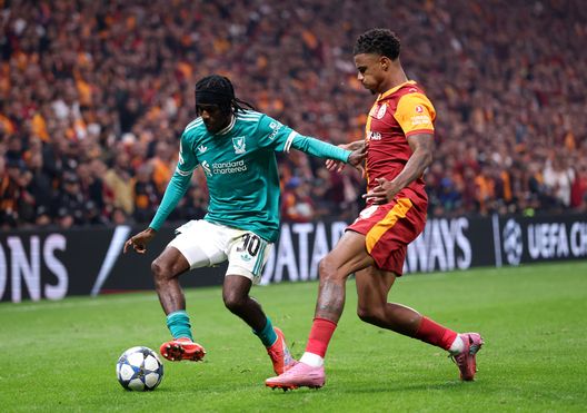 L’aereo del Liverpool arriva con 4 ore di ritardo a Francoforte, Slot: “Nessun alibi”- immagine 3