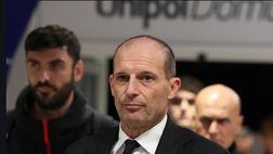Allegri firma la sua foto allo stadio di Cagliari: affetto, amicizia e vittoria