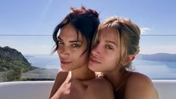 Elodie, momenti di relax e complicità con Franceska