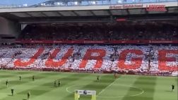 Addio Klopp, l’omaggio dei tifosi del Liverpool: coreografia di Anfield da brividi!