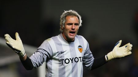 LONDON - DECEMBER 11: Goalkeeper, Santiago Canizares of Valencia gestures during the UEFA Champions League group B match between Chelsea and Valencia at Stamford Bridge on December 11, 2007 in London, England. (Photo by Shaun Botterill/Getty Images)