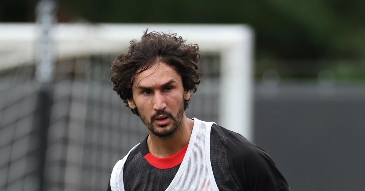 Calciomercato Milan, Longari: “Adli Al Shabab in via di definizione” Calciomercato Milan, Longari: “Adli Al Shabab in via di definizione”