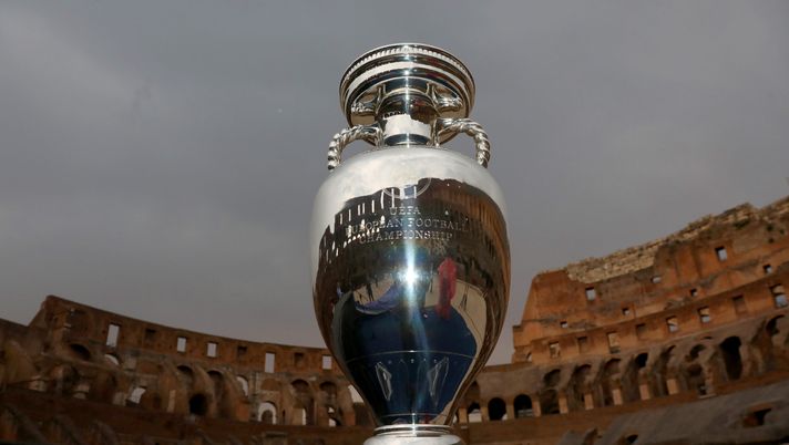 La coppa degli Europei (getty images)
