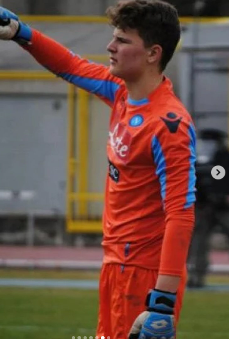 GALLERY Contini celebra l’esordio in serie A: “Il sogno di ogni figlio di Napoli” - immagine 7