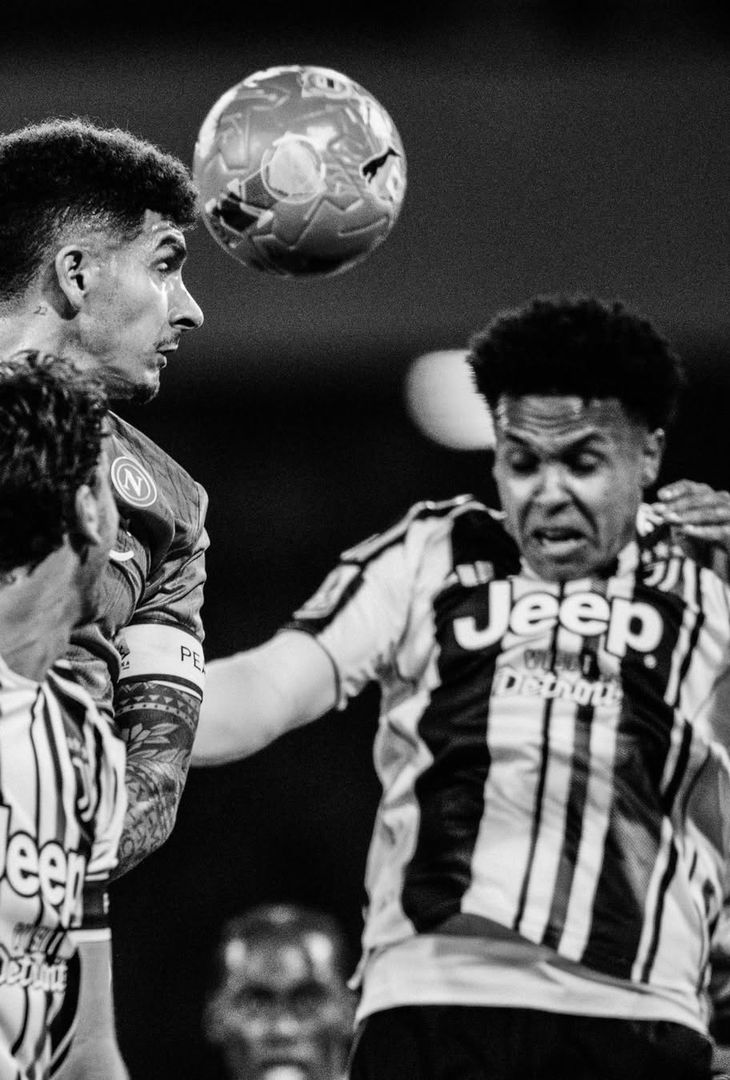 Napoli-Juve, una serata da sogno: le suggestive immagini in bianco e nero – LE FOTO - immagine 18