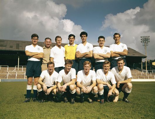 Londra, Inghilterra: La formazione titolare del Tottenham nella stagione 1961/1962. (Foto di Don Morley/Allsport/Getty Images)