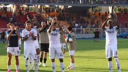 FOTO Di Lorenzo porta sulle spalle Kvaratskhelia: è tonata la forza del gruppo