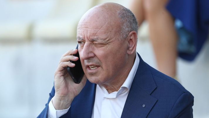 LUGANO, SWITZERLAND - JULY 12: FC Internazionale Sport CEO Giuseppe Marotta during Pre-season Friendly between FC Lugano v FC Internazionale at Cornaredo Stadium on July 12, 2022 in Lugano, Switzerland. (Photo by Marco Luzzani/Getty Images) Pavard-Inter, ci siamo quasi: contatto decisivo Marotta-Dreesen. Lunedì il difensore a Milano? - immagine 1
