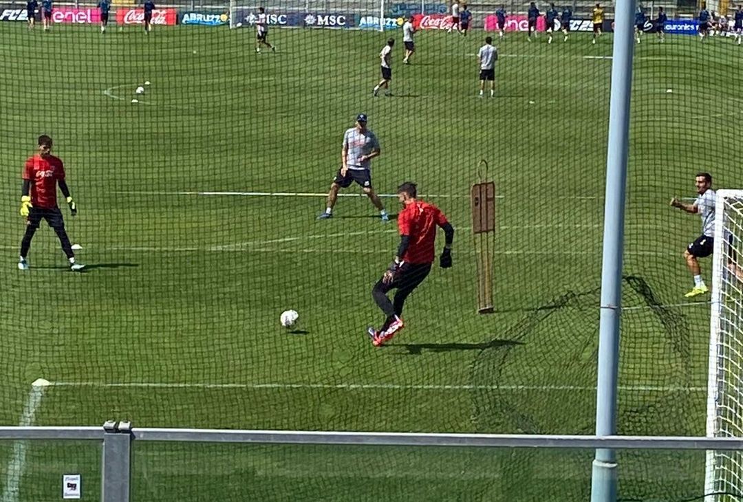 Allenamento coi piedi per Meret, Contini e Turi