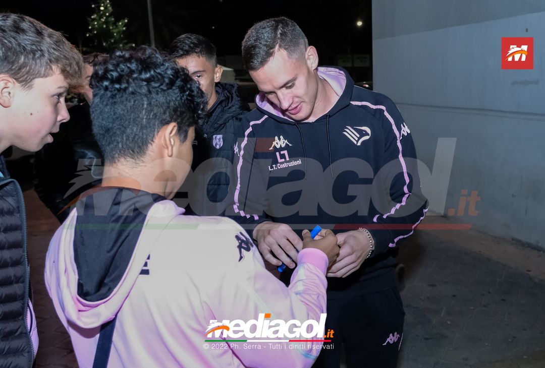 FOTO Palermo: Accardi, Saric e Gomes accendono l’albero al ‘Barbera’ (Gallery) - immagine 3