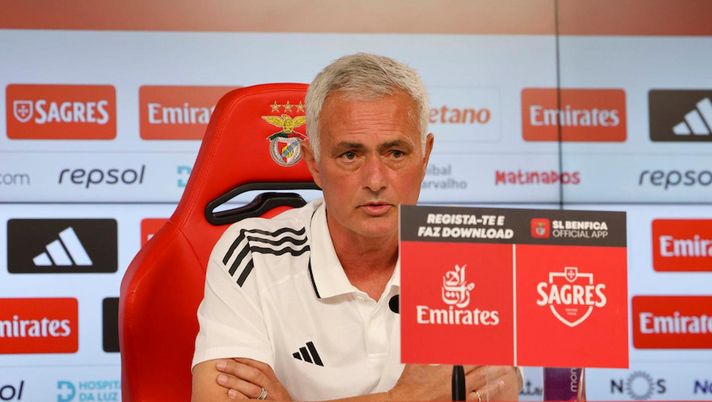 Mourinho show: “Non sono un allenatore economico? Dimmi quanto guadagni tu. Avete voglia…” - immagine 1