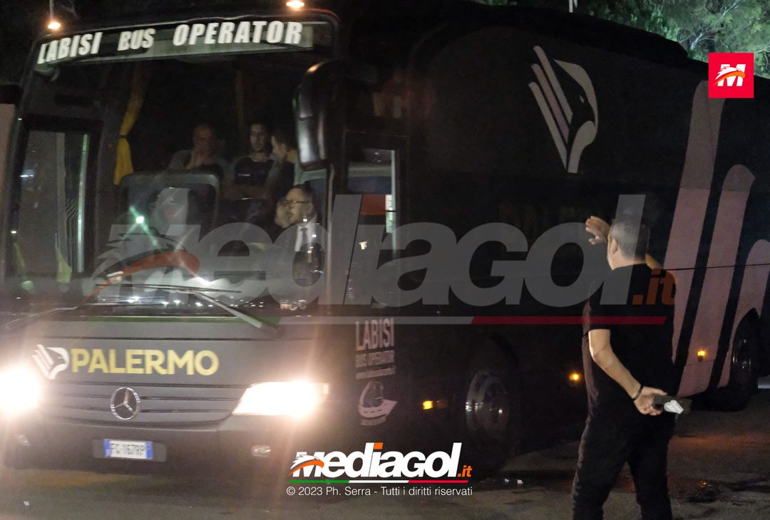 FOTO PALERMO: i giocatori rosanero si radunano al parcheggio dell’ippodromo (GALLERY) - immagine 20