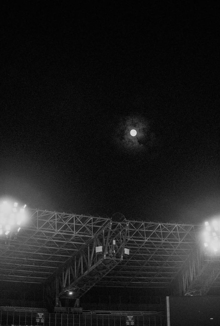 La tenacia del Napoli di Conte: i suggestivi scatti in bianco e nero – LA GALLERY - immagine 14