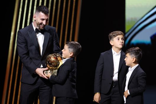 Messi in un’insolita veste: allenatore per un giorno alla partita del figlio Mateo- immagine 2