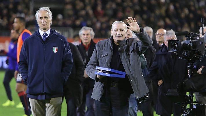 Gigi Riva, fila di oltre un chilometro alla camera ardente: l’ultimo saluto - immagine 1