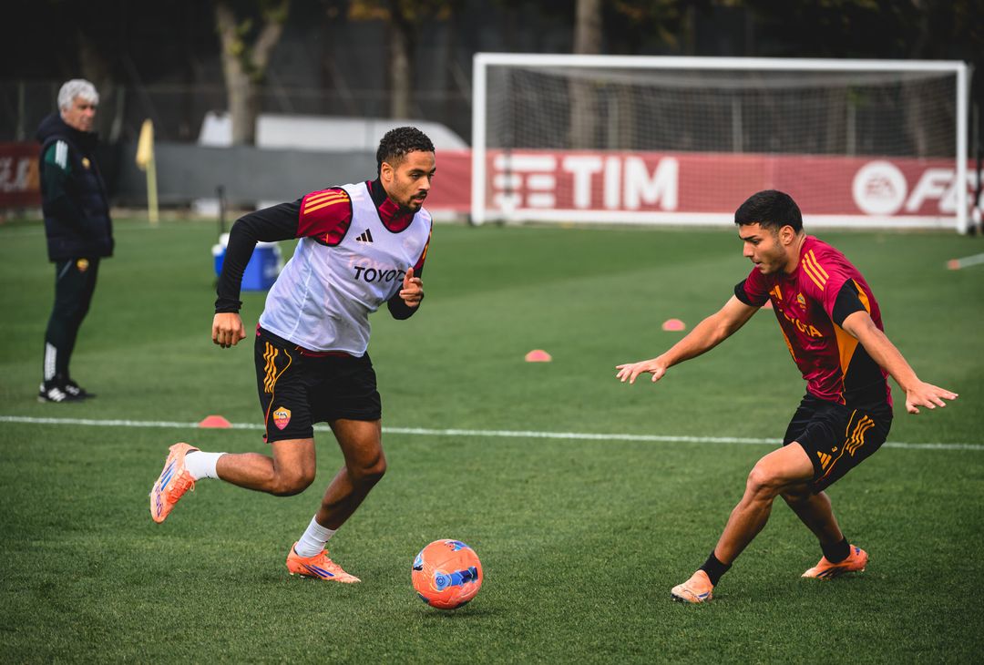 Trigoria, Roma in campo per l’allenamento del venerdì – FOTO GALLERY - immagine 41