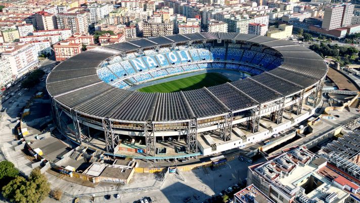 Lo stadio Maradona è stato preso d'assalto da migliaia di tifosi Stadio Maradona