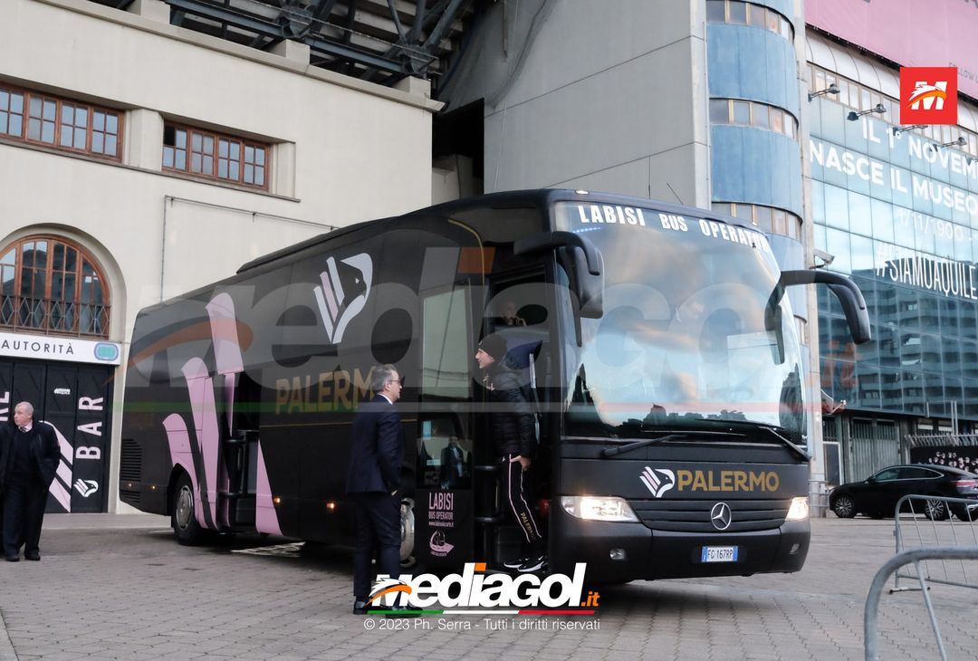 FOTO Pisa-Palermo, i rosanero in partenza dallo stadio “Renzo Barbera” (GALLERY) - immagine 36