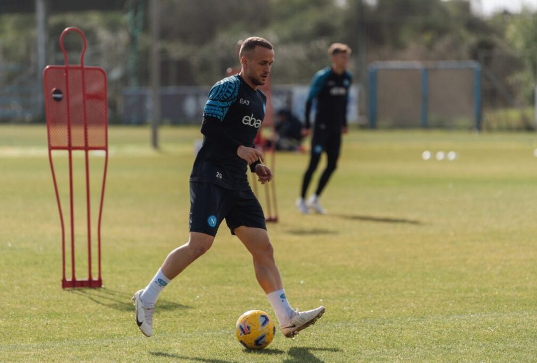 GALLERY Il Napoli prepara il big match col Milan: le foto della seduta odierna - immagine 3