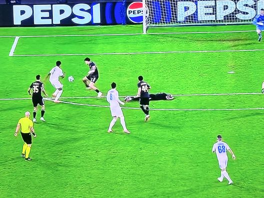 FINALE! Napoli-Qarabag 2-0: gli azzurri vincono grazie a McTominay e a un autogol - immagine 7