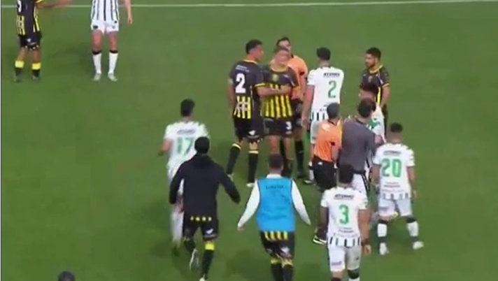 Rissa in Argentina: l’Almirante Brown segna al 95′ e il Chicago perde la testa - immagine 1